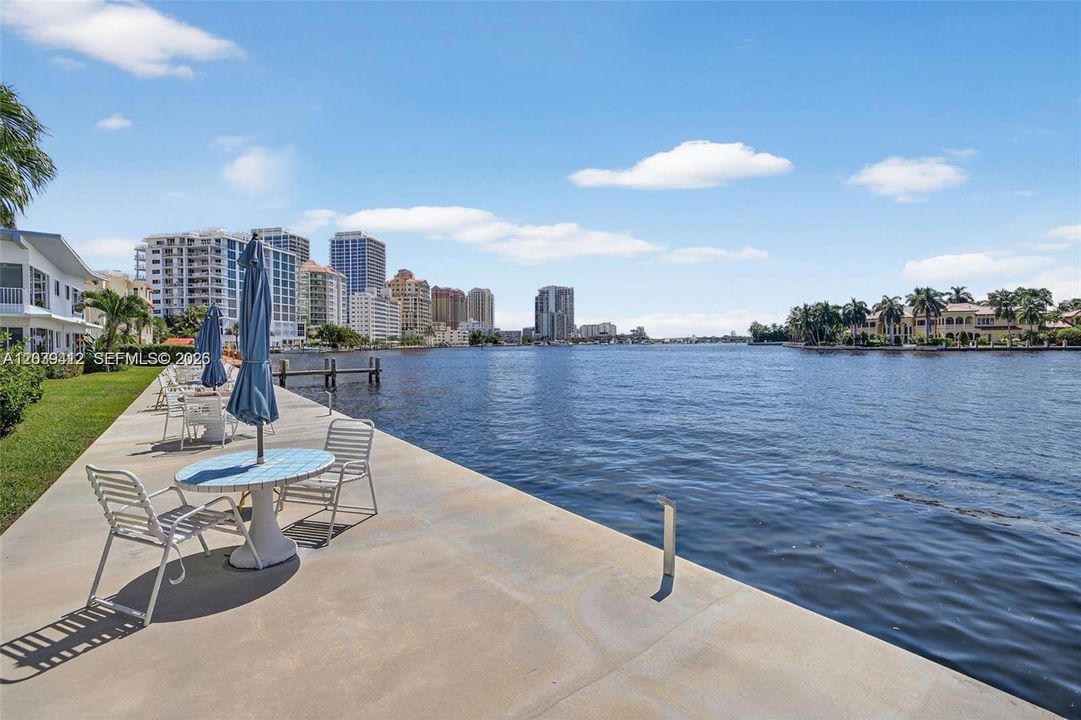 For Sale: $474,000 (1 beds, 1 baths, 770 Square Feet)