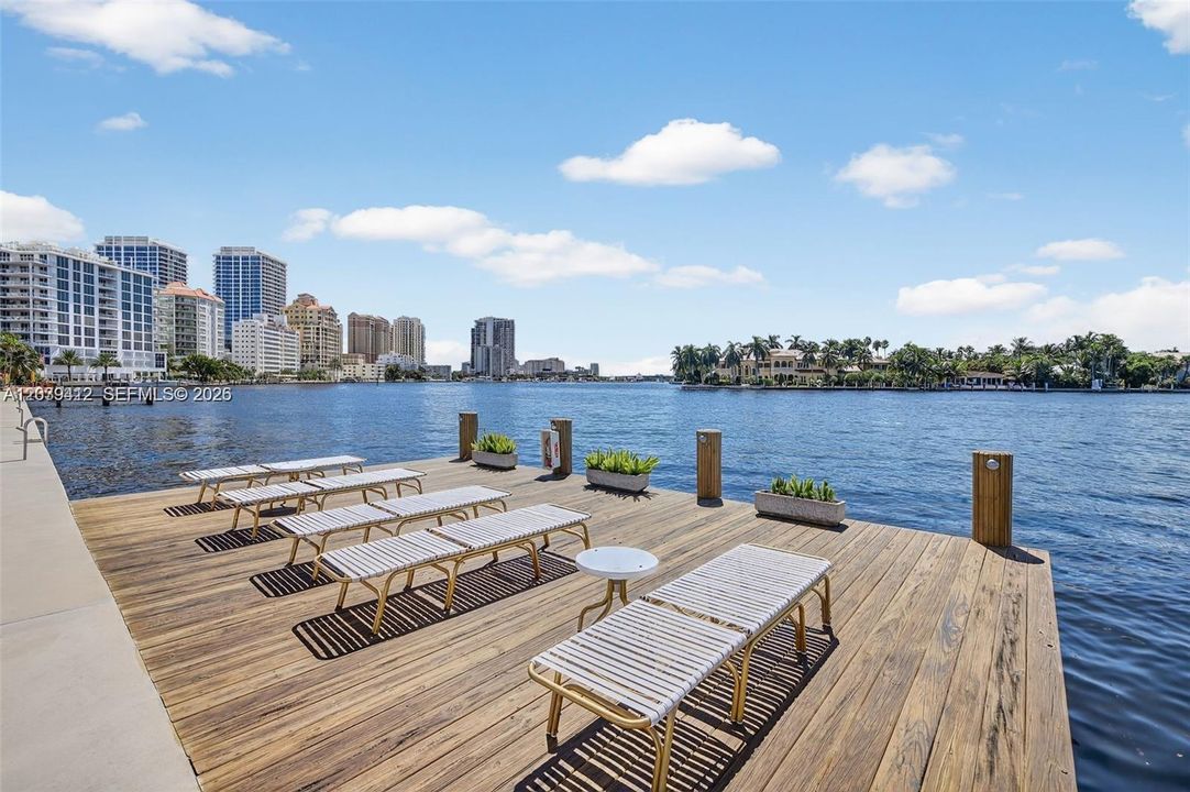 For Sale: $474,000 (1 beds, 1 baths, 770 Square Feet)