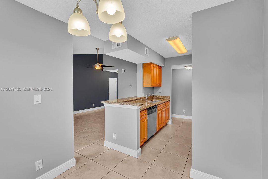 For Rent: $1,895 (1 beds, 1 baths, 695 Square Feet)