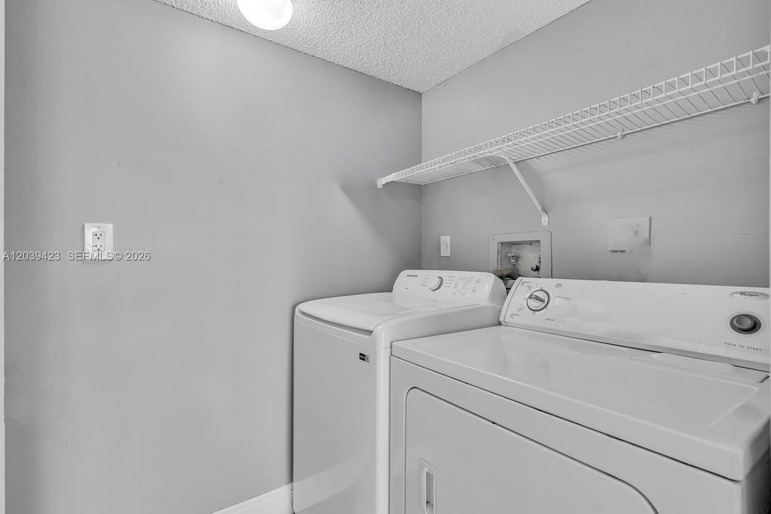 For Rent: $1,895 (1 beds, 1 baths, 695 Square Feet)