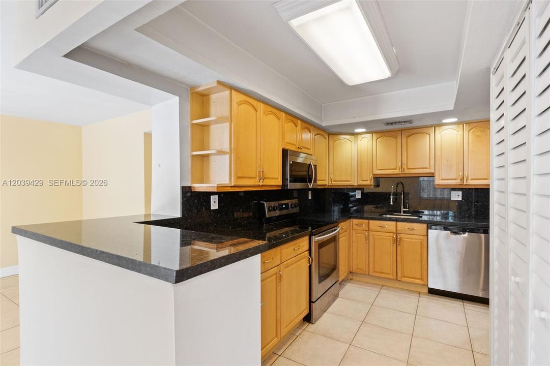 For Rent: $2,950 (3 beds, 2 baths, 1630 Square Feet)