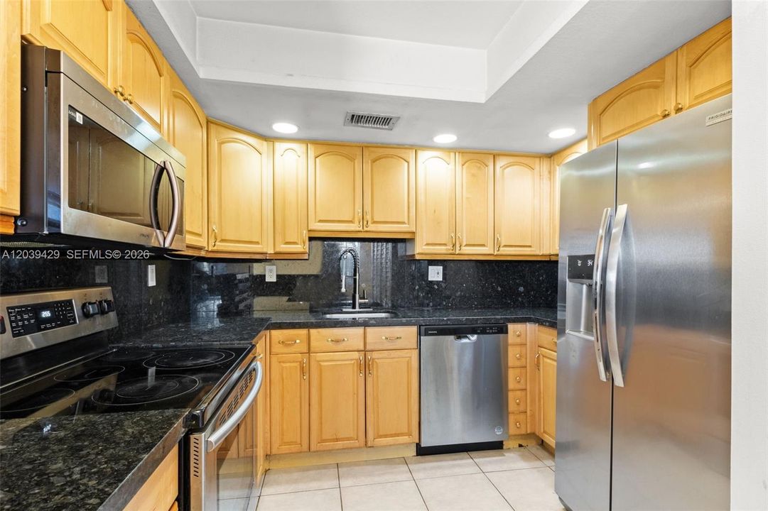 For Rent: $2,950 (3 beds, 2 baths, 1630 Square Feet)