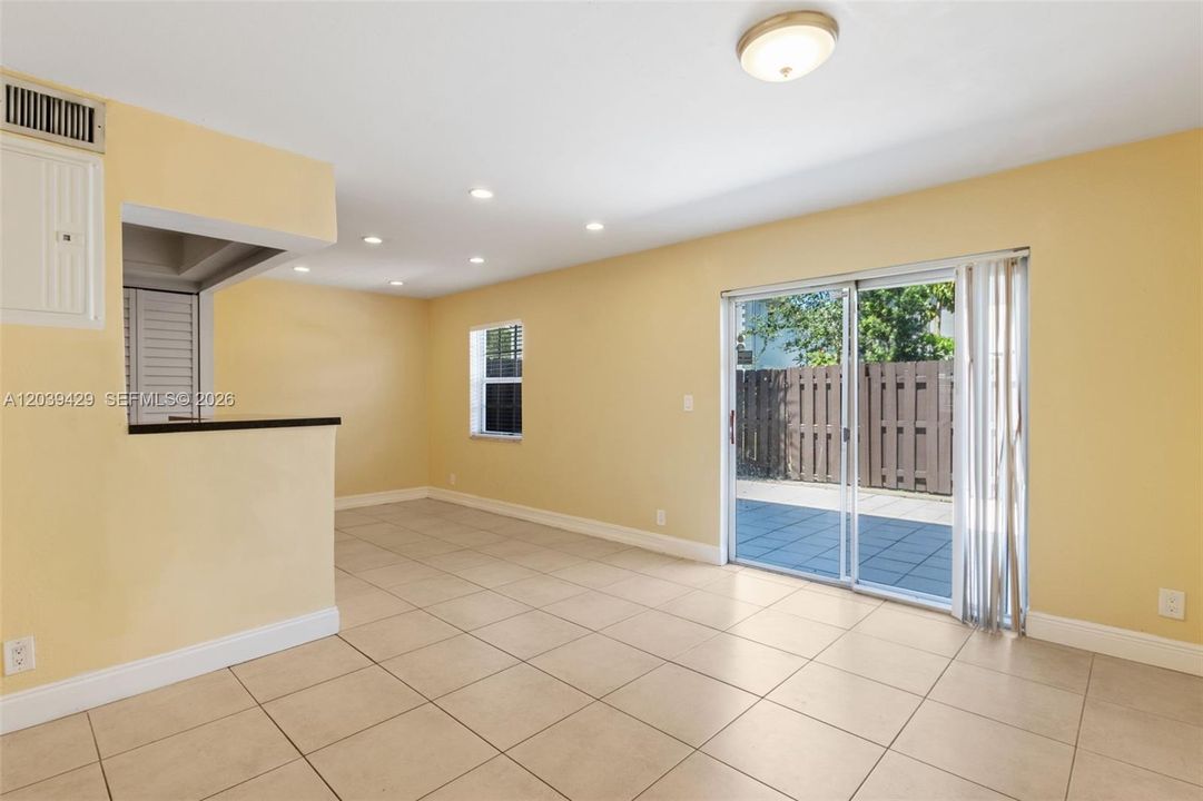 For Rent: $2,950 (3 beds, 2 baths, 1630 Square Feet)