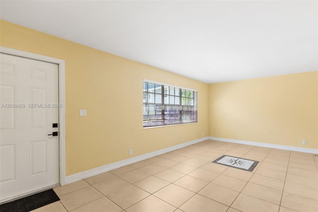 For Rent: $2,950 (3 beds, 2 baths, 1630 Square Feet)