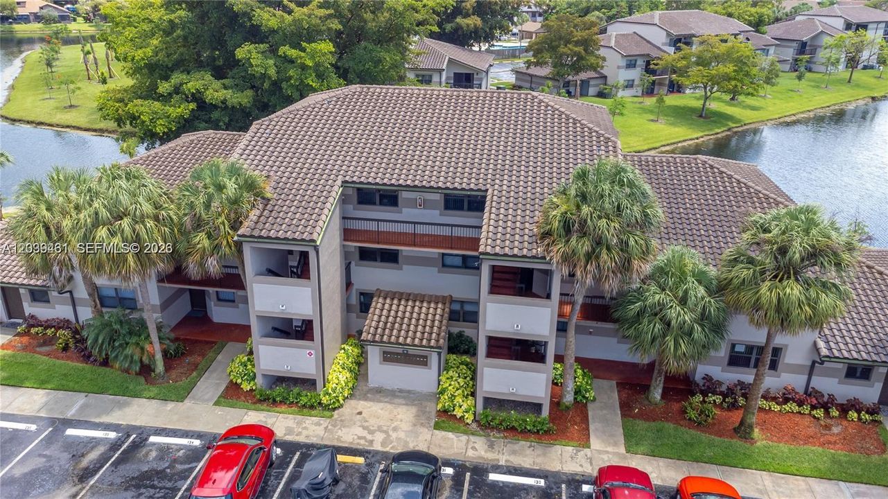 For Rent: $2,100 (2 beds, 2 baths, 986 Square Feet)