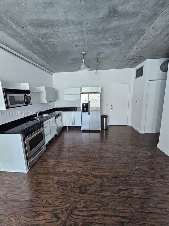 En Renta: $2,375 (0 camas, 1 baños, 638 Pies cuadrados)