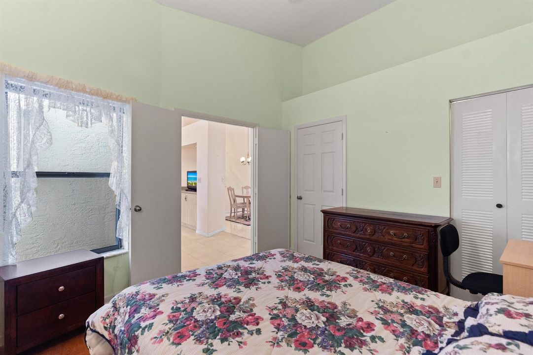 2nd bedroom