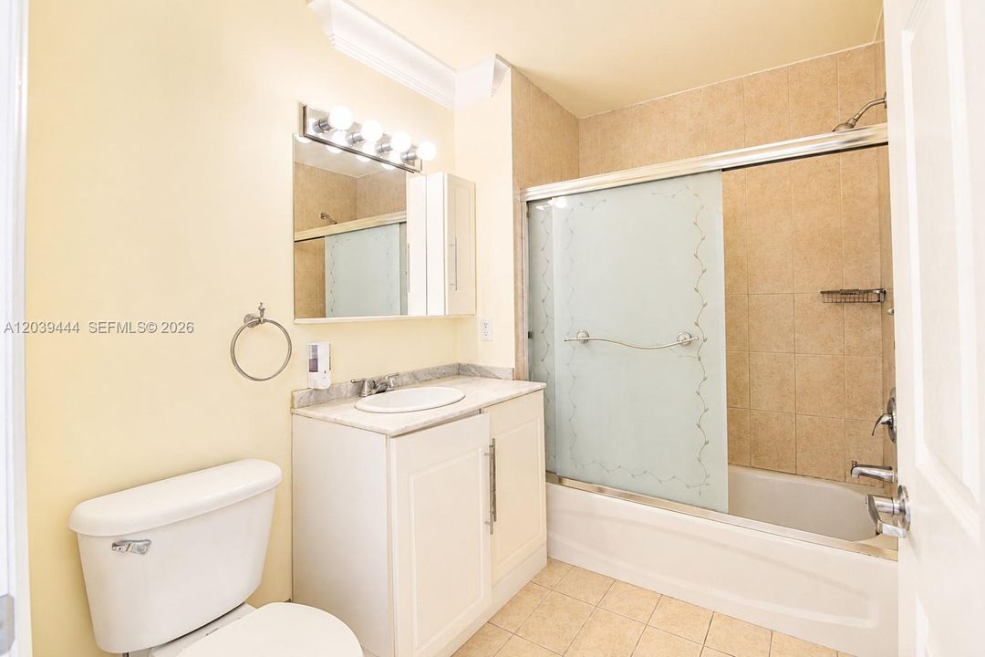 En Venta: $249,900 (1 camas, 1 baños, 638 Pies cuadrados)