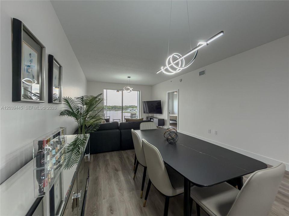 На продажу: $529,000 (2 спален, 2 ванн, 1700 Квадратных фут)