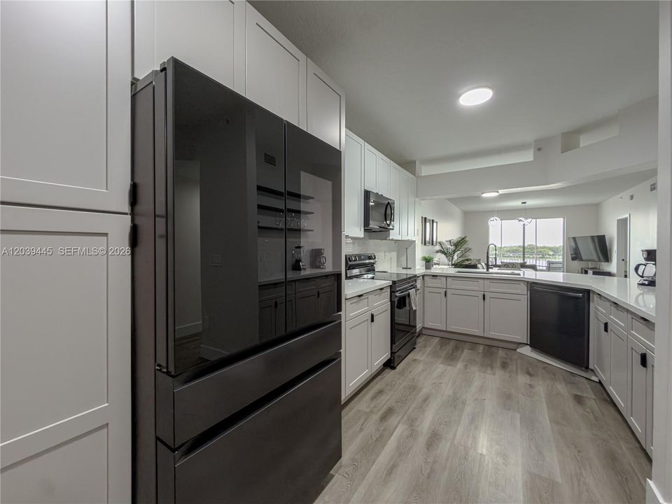 На продажу: $529,000 (2 спален, 2 ванн, 1700 Квадратных фут)