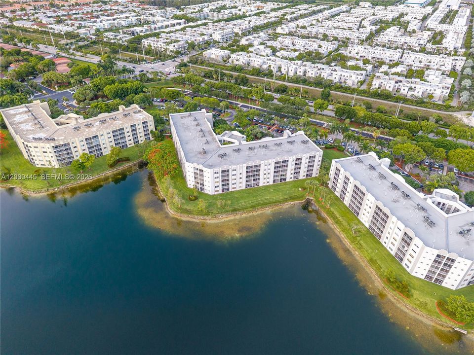 На продажу: $529,000 (2 спален, 2 ванн, 1700 Квадратных фут)