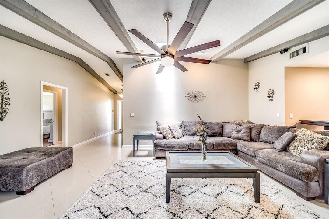 31-web-or-mls-JOY07740
