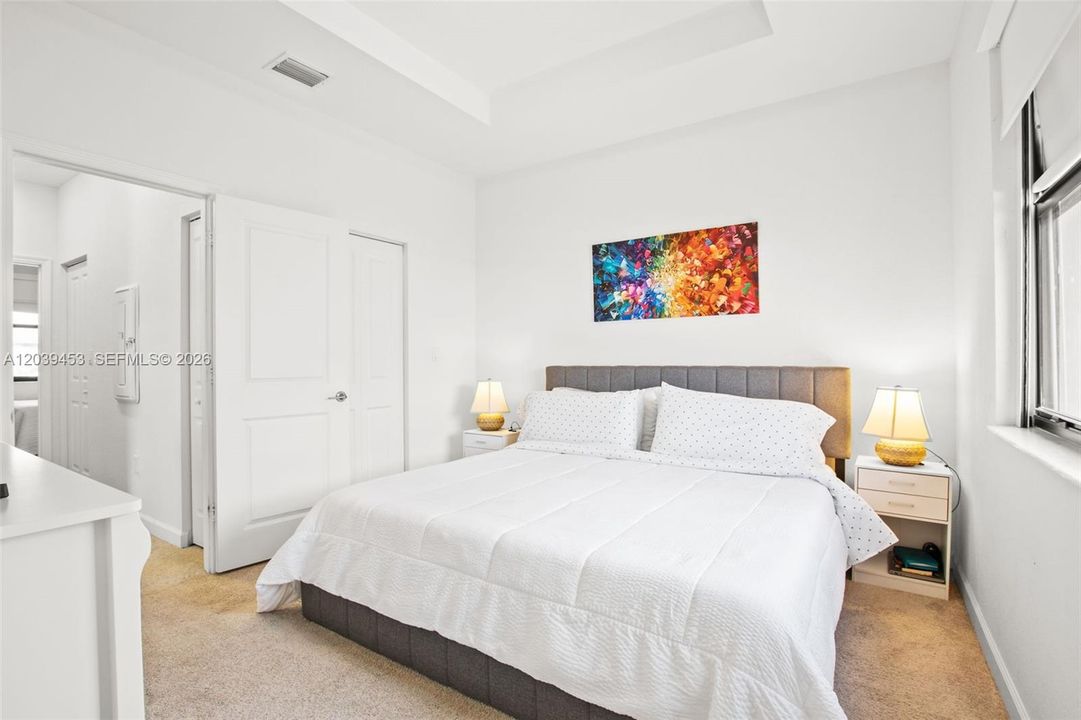 En Venta: $450,000 (3 camas, 3 baños, 1328 Pies cuadrados)