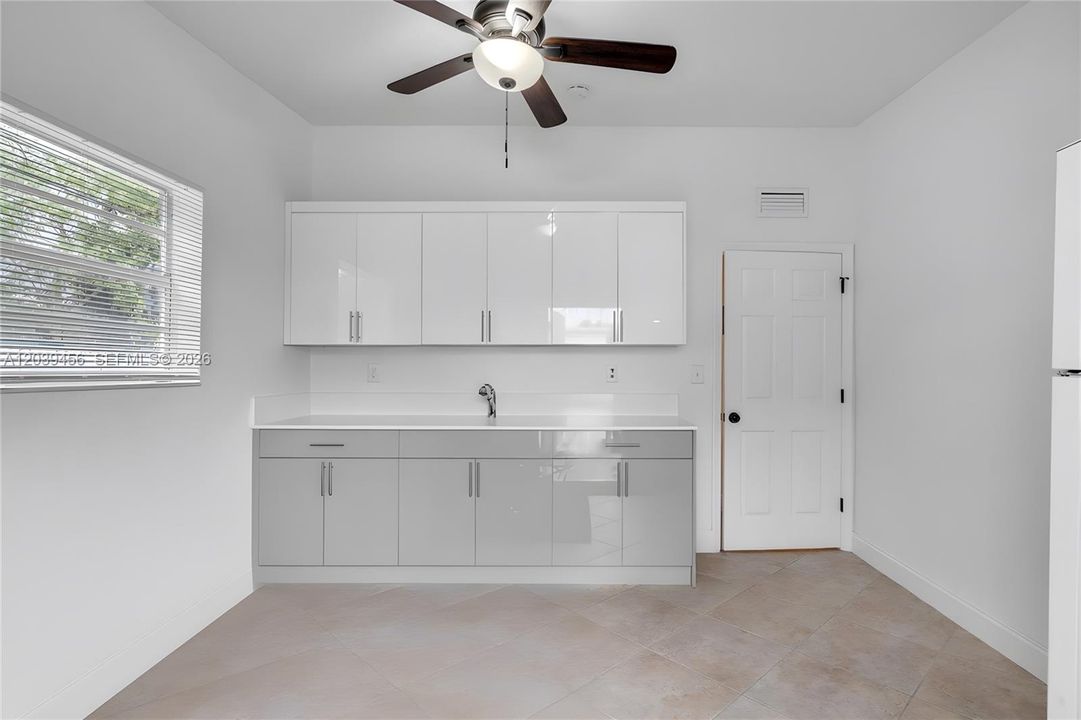 For Sale: $545,000 (3 beds, 2 baths, 1456 Square Feet)