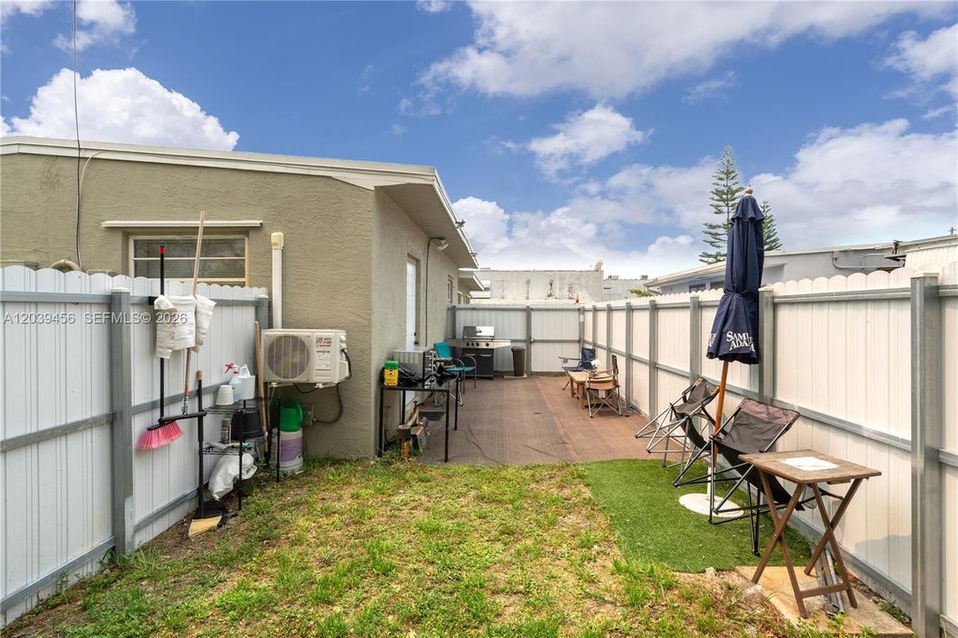 For Sale: $545,000 (3 beds, 2 baths, 1456 Square Feet)