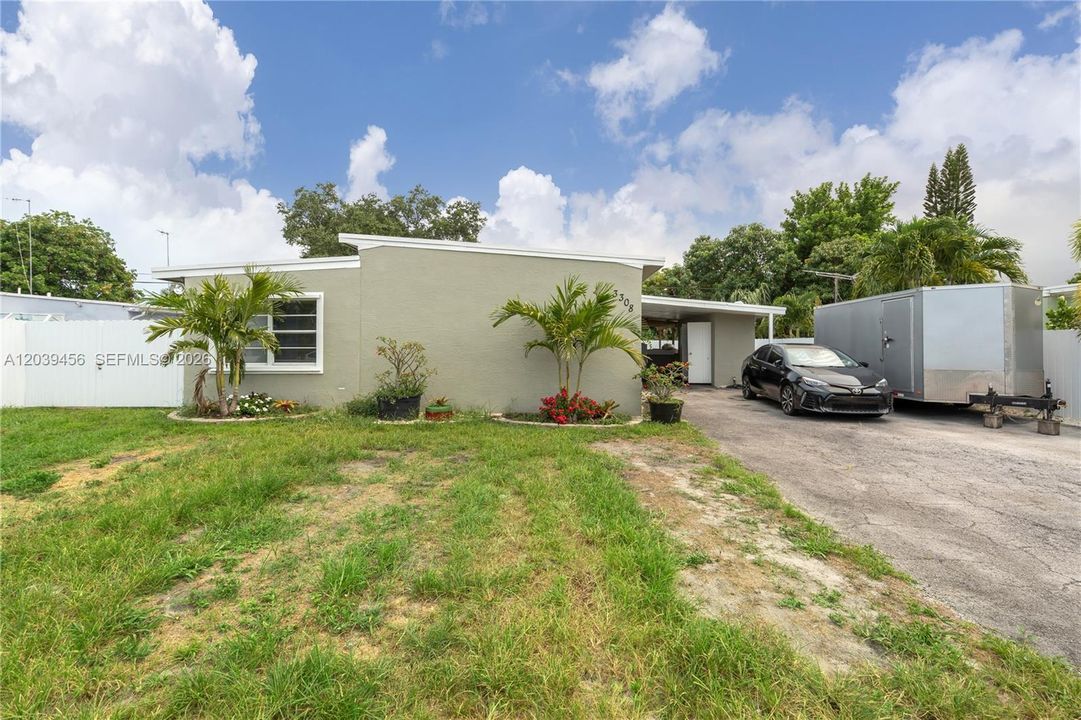 For Sale: $545,000 (3 beds, 2 baths, 1456 Square Feet)