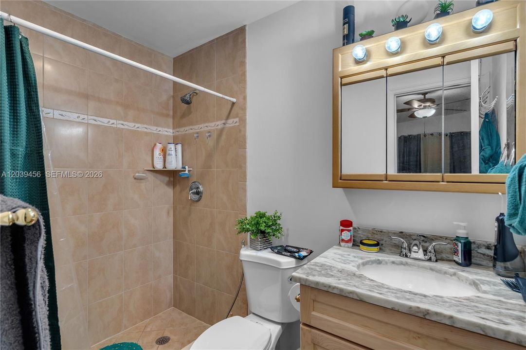 For Sale: $545,000 (3 beds, 2 baths, 1456 Square Feet)