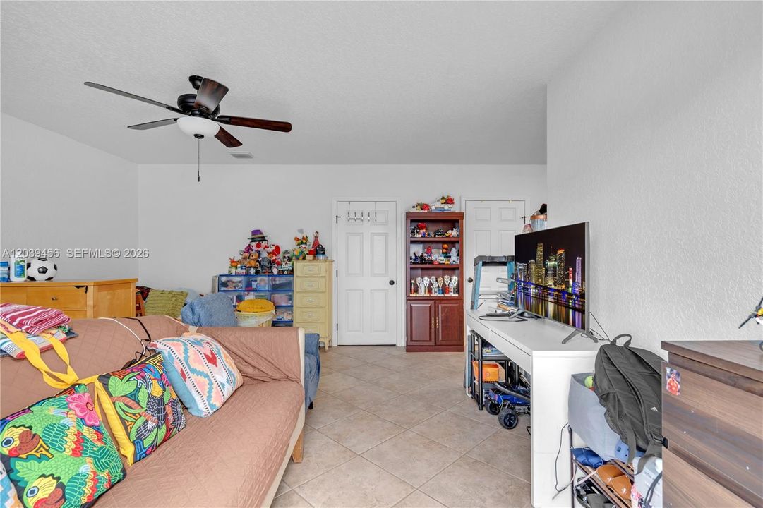 For Sale: $545,000 (3 beds, 2 baths, 1456 Square Feet)
