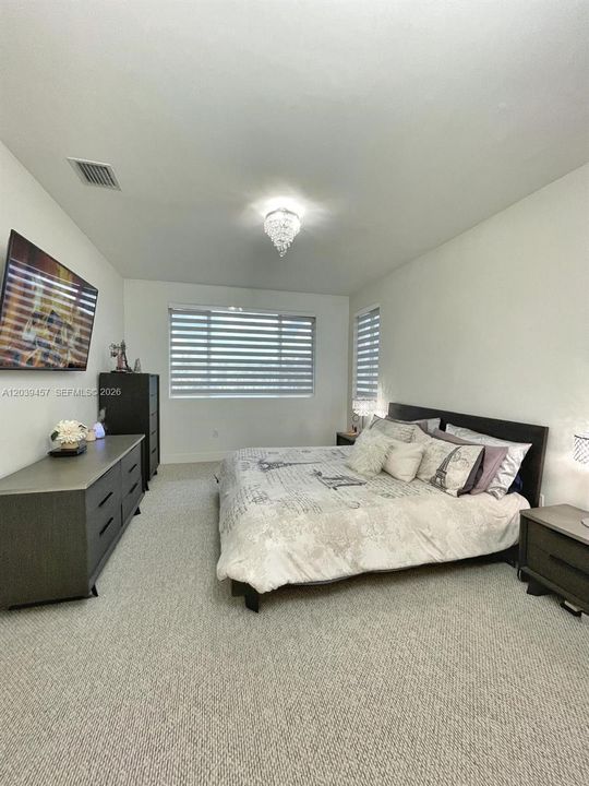 En Venta: $825,000 (4 camas, 3 baños, 2043 Pies cuadrados)