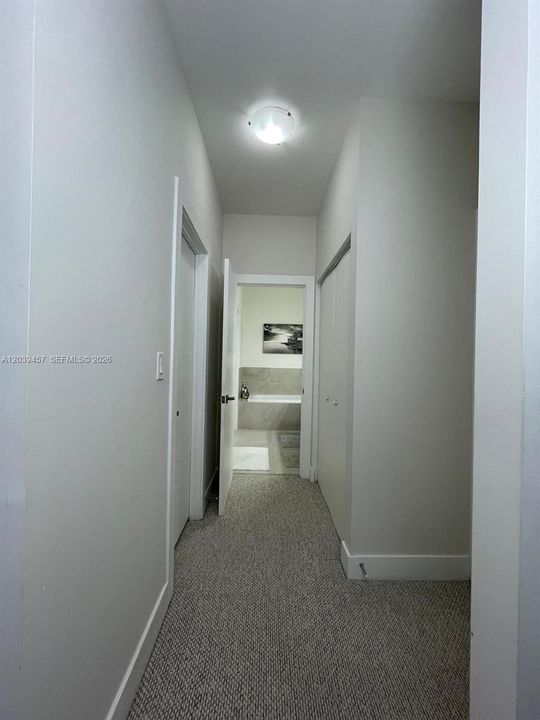 En Venta: $825,000 (4 camas, 3 baños, 2043 Pies cuadrados)