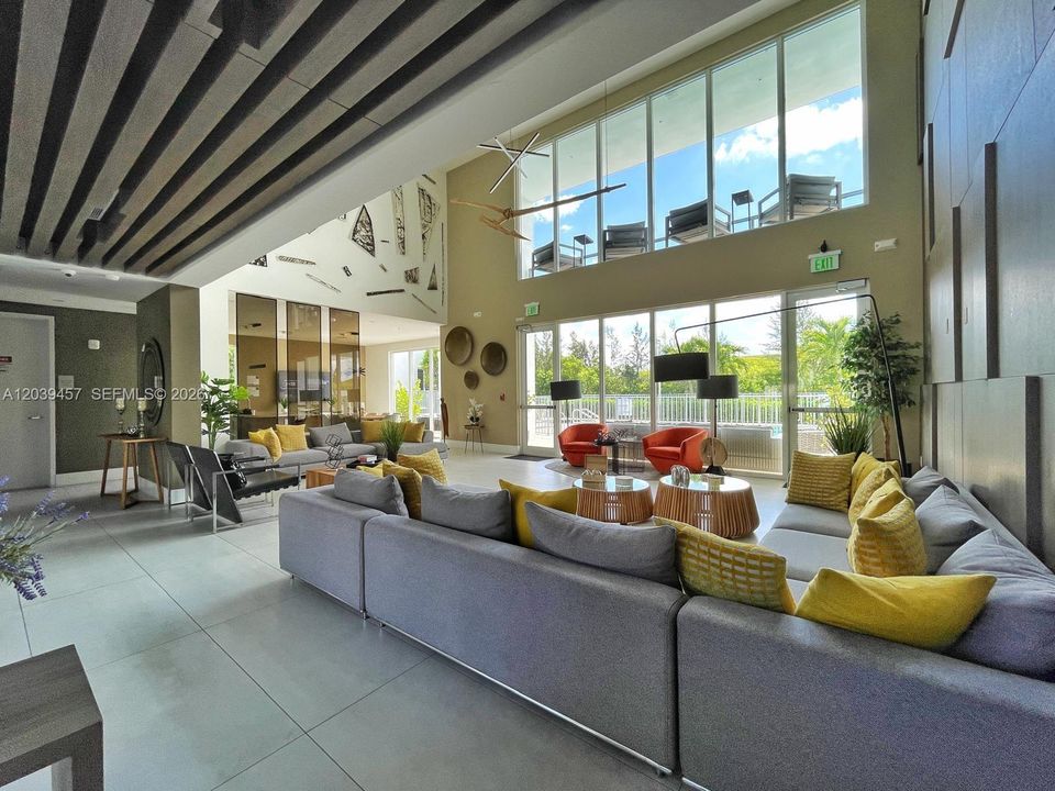 En Venta: $825,000 (4 camas, 3 baños, 2043 Pies cuadrados)