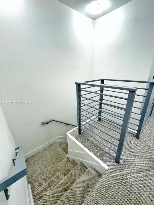 En Venta: $825,000 (4 camas, 3 baños, 2043 Pies cuadrados)
