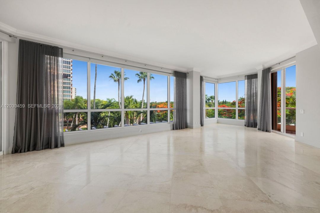 В аренду: $12,500 (2 спален, 3 ванн, 2570 Квадратных фут)