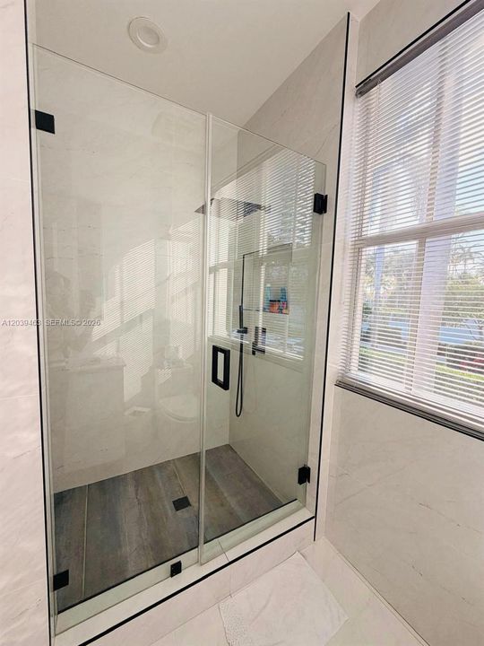 En Renta: $12,850 (4 camas, 3 baños, 3200 Pies cuadrados)