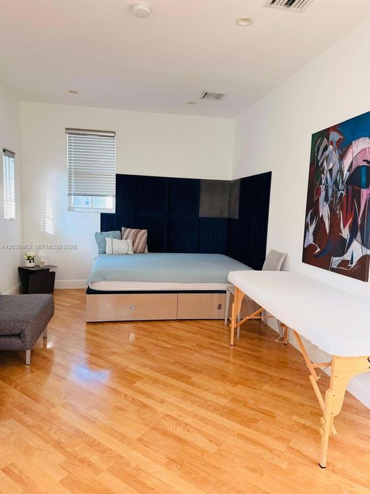 En Renta: $12,850 (4 camas, 3 baños, 3200 Pies cuadrados)