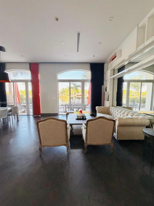 En Renta: $12,850 (4 camas, 3 baños, 3200 Pies cuadrados)