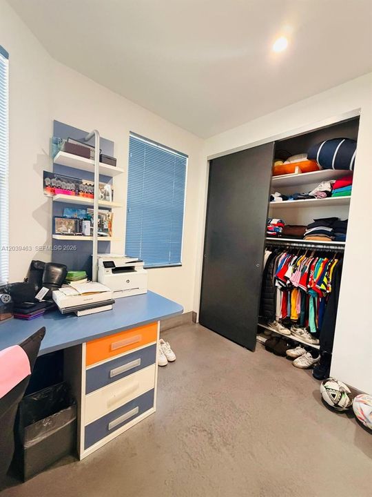 En Renta: $12,850 (4 camas, 3 baños, 3200 Pies cuadrados)