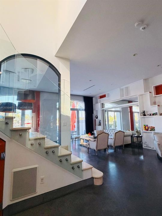 En Renta: $12,850 (4 camas, 3 baños, 3200 Pies cuadrados)