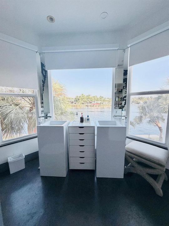 En Renta: $12,850 (4 camas, 3 baños, 3200 Pies cuadrados)