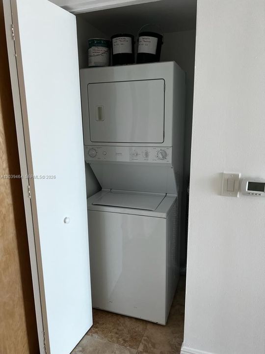 出租: $3,500 (2 贝兹, 2 浴室, 920 平方英尺)