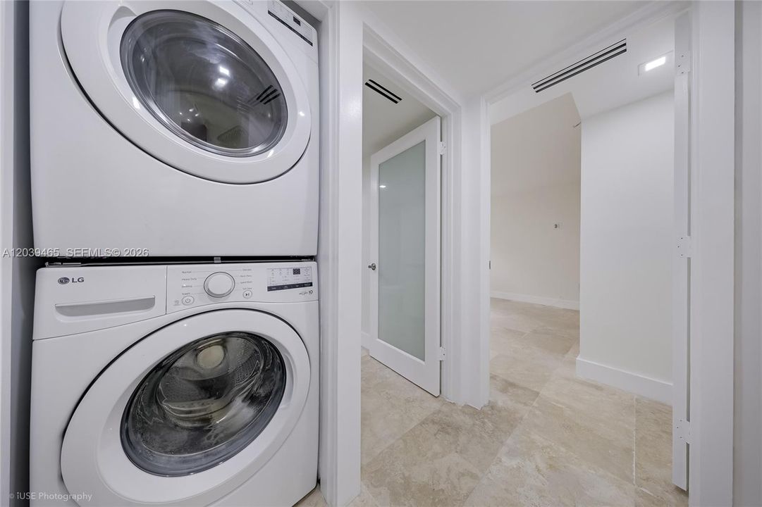 В аренду: $8,000 (3 спален, 2 ванн, 0 Квадратных фут)