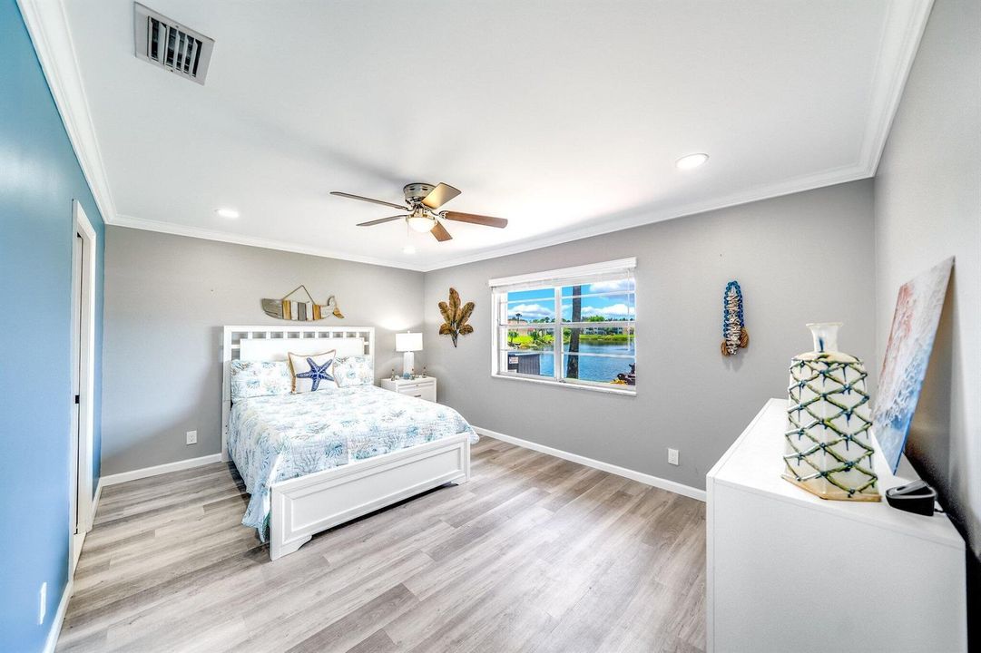 Primary Bedroom / Lakeview