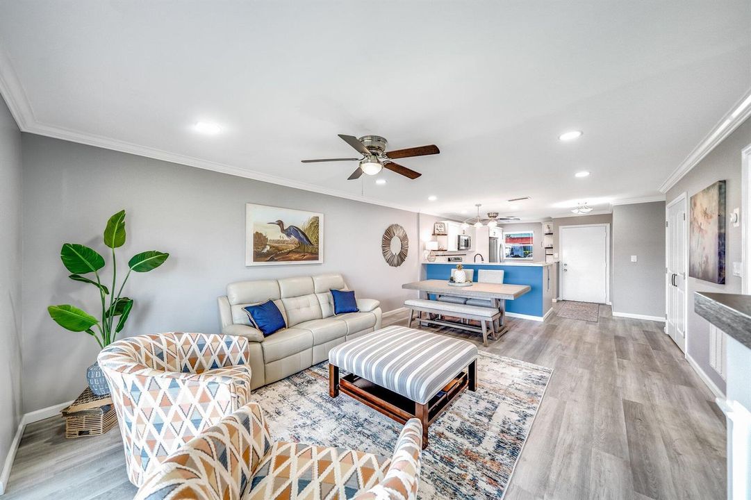 Living Room/Dining