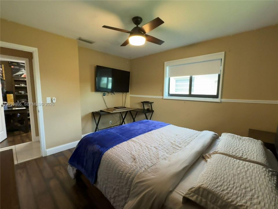 En Venta: $931,350 (4 camas, 2 baños, 2232 Pies cuadrados)