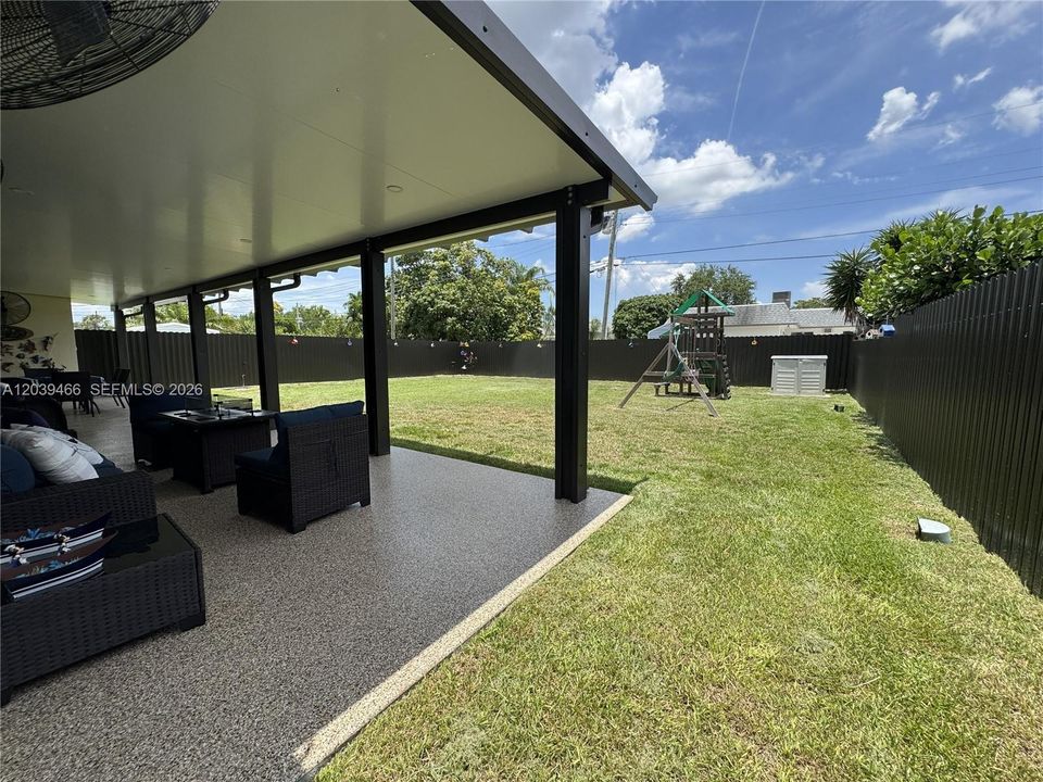 En Venta: $931,350 (4 camas, 2 baños, 2232 Pies cuadrados)