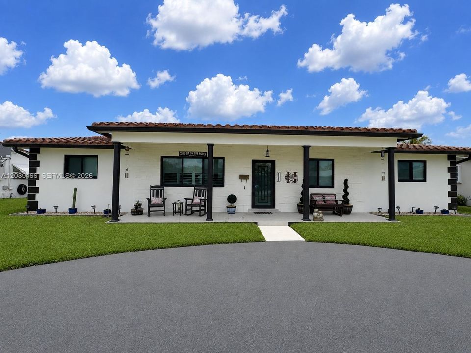 En Venta: $931,350 (4 camas, 2 baños, 2232 Pies cuadrados)