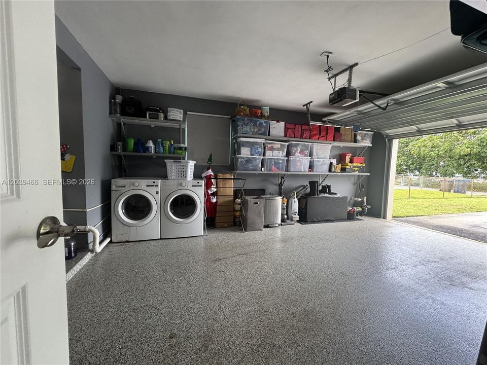 En Venta: $931,350 (4 camas, 2 baños, 2232 Pies cuadrados)