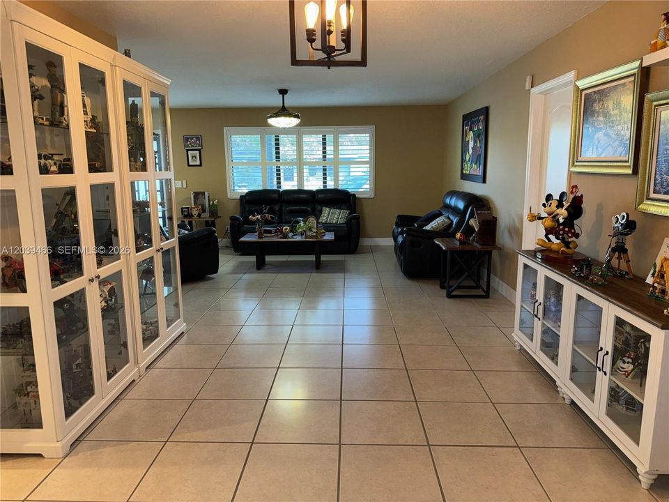 En Venta: $931,350 (4 camas, 2 baños, 2232 Pies cuadrados)