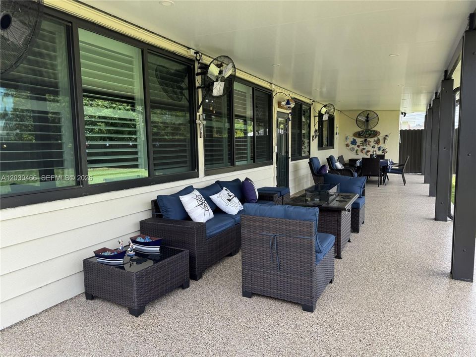 En Venta: $931,350 (4 camas, 2 baños, 2232 Pies cuadrados)