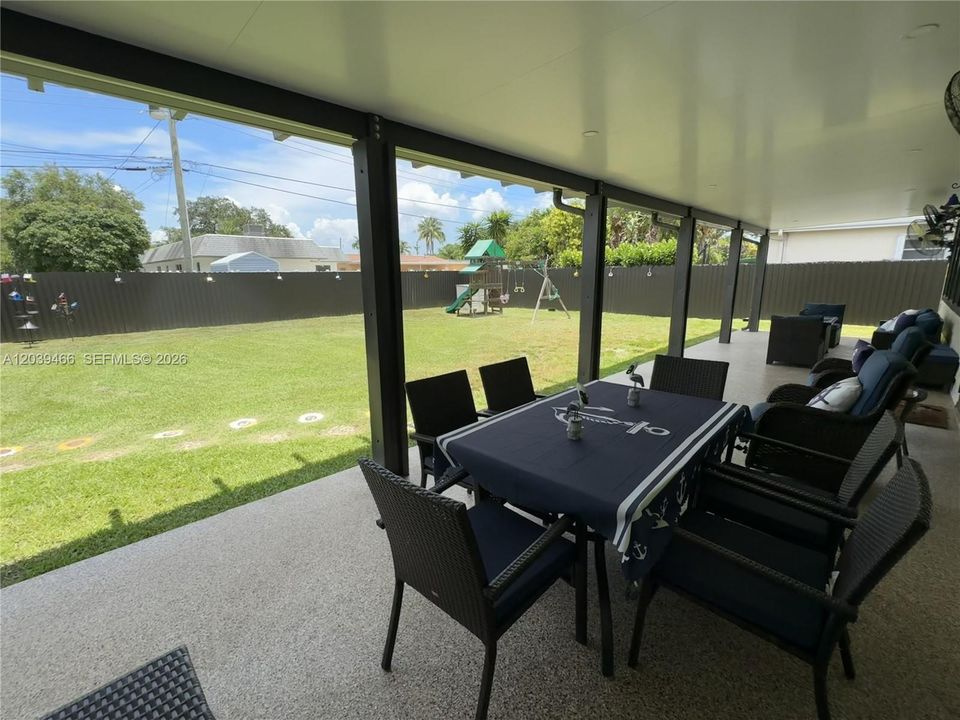 En Venta: $931,350 (4 camas, 2 baños, 2232 Pies cuadrados)