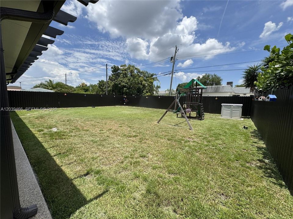 En Venta: $931,350 (4 camas, 2 baños, 2232 Pies cuadrados)