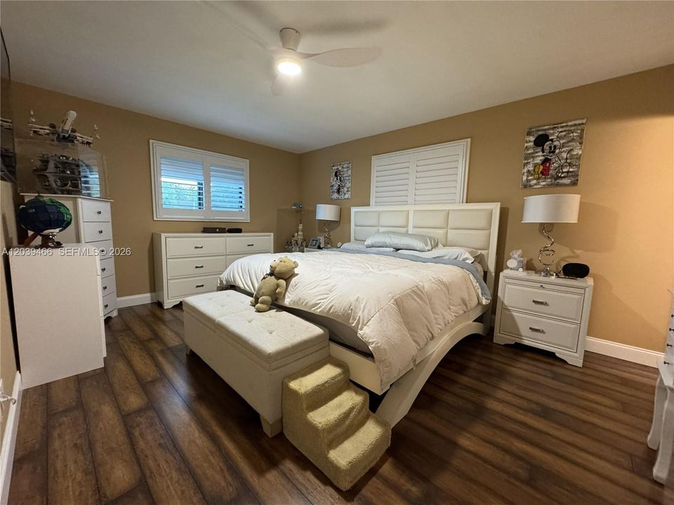 En Venta: $931,350 (4 camas, 2 baños, 2232 Pies cuadrados)