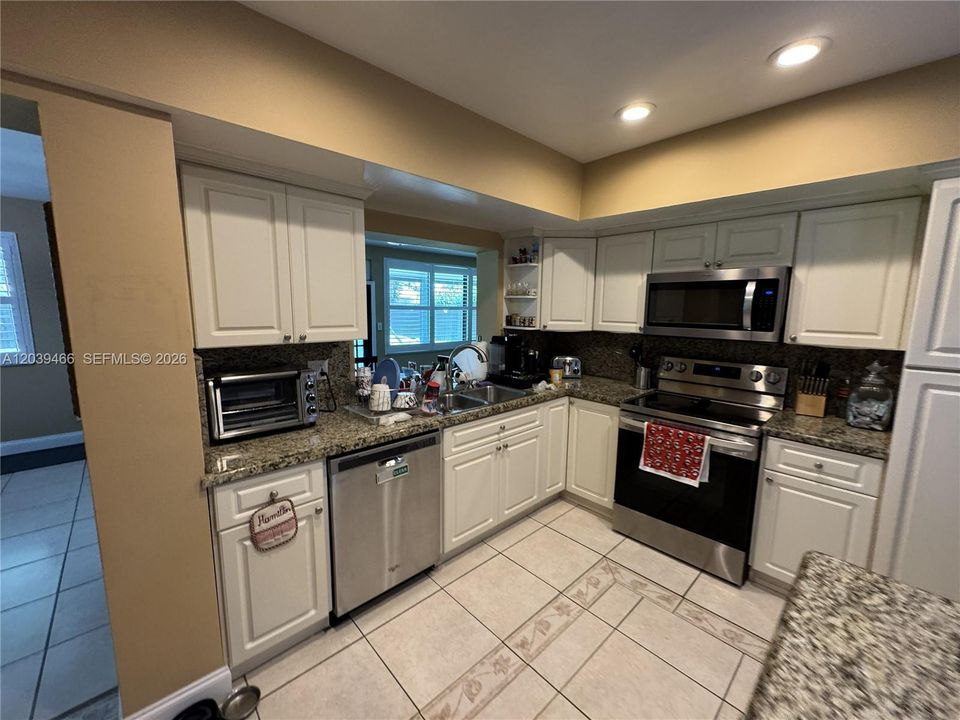 En Venta: $931,350 (4 camas, 2 baños, 2232 Pies cuadrados)