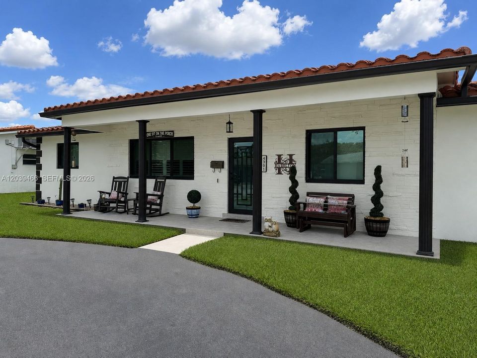 En Venta: $931,350 (4 camas, 2 baños, 2232 Pies cuadrados)