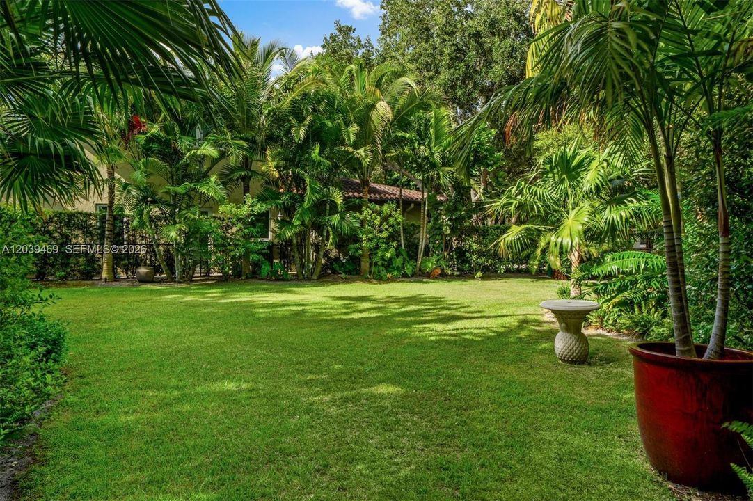 For Sale: $5,500,000 (5 beds, 5 baths, 3461 Square Feet)