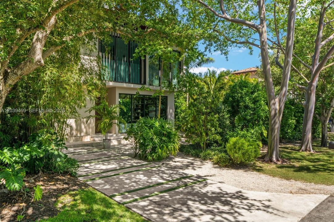 For Sale: $5,500,000 (5 beds, 5 baths, 3461 Square Feet)
